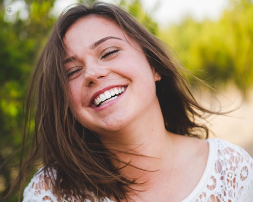 Smile Designing with Ceramic Veneers: What is involved in the process?